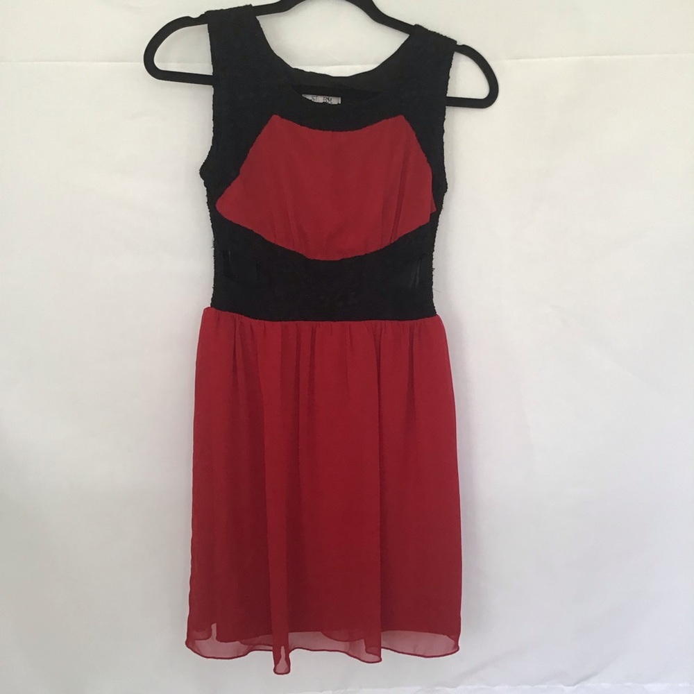 Junior Misses - Size M - Red/Blk Mini Dress.